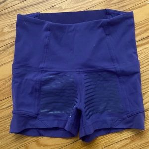 Lulu short workout shorts